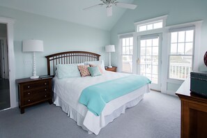 5 chambres, bureau, fer et planche Ă repasser, lit parapluie