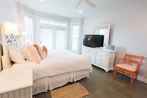 5 bedrooms, desk, iron/ironing board, travel crib