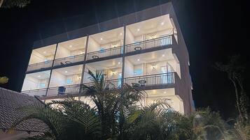 Executive Room | Desk, free WiFi