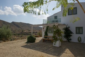 Outdoor dining - Villa Para 4 Personas en Plena Naturaleza con Vistas a la Sierra Cabrera (Alfaix)