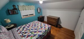 3 bedrooms, iron/ironing board, WiFi, bed sheets - The Getaway (Halfway)