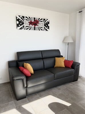 Living area - Appartement Front de mer 4 Personnes Dans Residence Sécurisée , Piscine Parking (Frontignan)