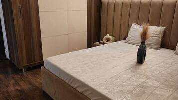 2 bedrooms, WiFi, bed sheets