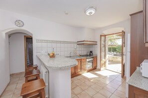 Køleskab, mikrobølgeovn, ovn, opvaskemaskine