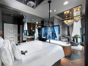 Spa Junior Suite | Egyptian cotton sheets, premium bedding, down duvets, pillow-top beds - The Plein Hotel - Small Luxury Hotels of the World (Milan)