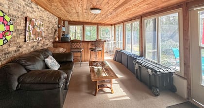 Homosassa River Retreat with Pool, Dock, Fire Pit & Water Sports