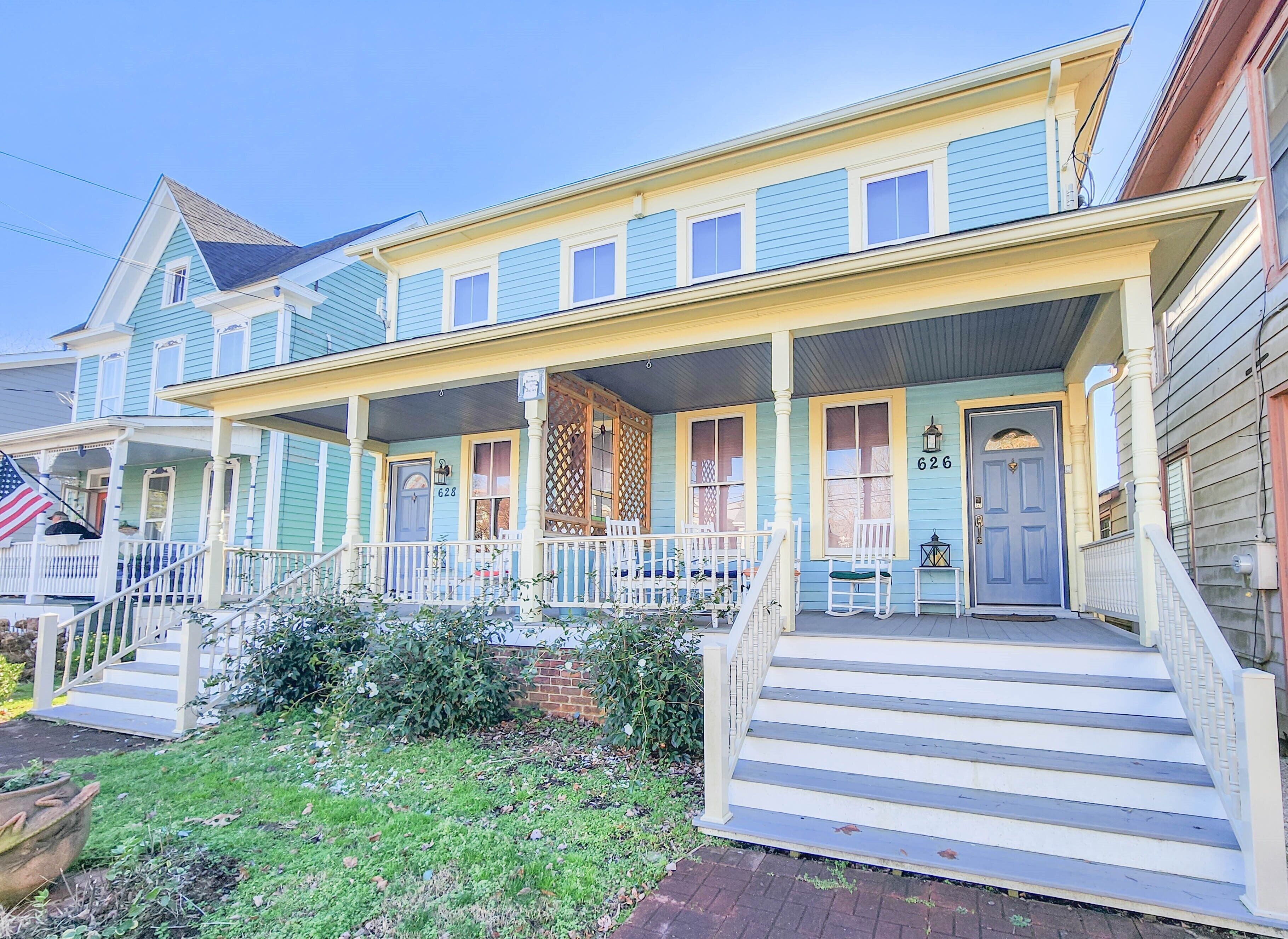 "Just Beachy Too", charming 3 BR, 2 1/2 BA Duplex perfect for group vacation!
