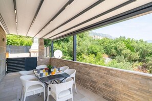 Outdoor dining - Villa Tranquility Nest Beniva (Mokošica)