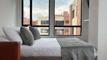 1 bedroom, hypo-allergenic bedding, desk, laptop workspace