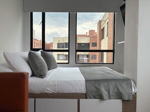 Leilighet – premium | 1 soverom, allergitestet sengetøy og skrivebord