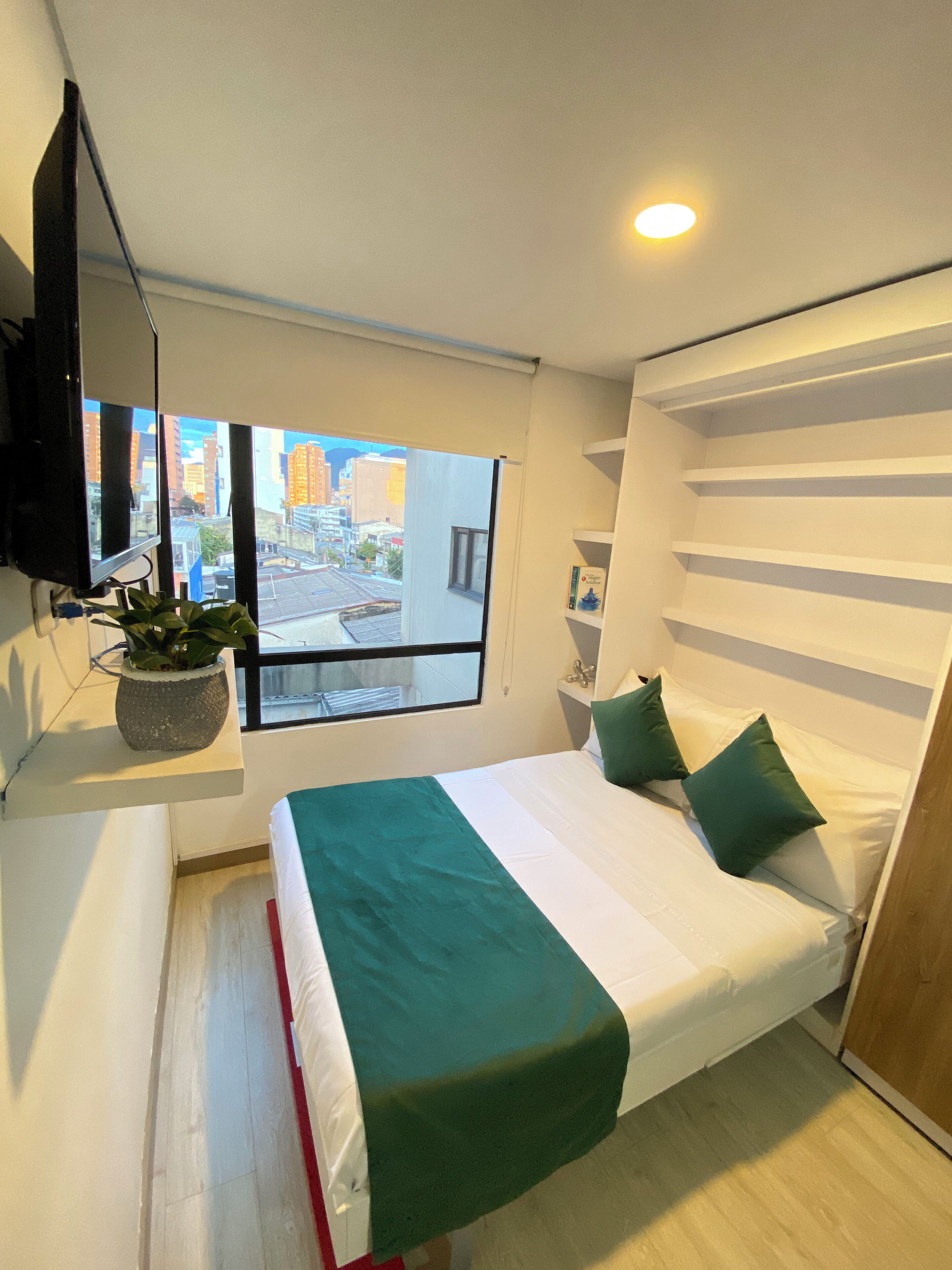 Leilighet – basic | 1 soverom, allergitestet sengetøy og skrivebord