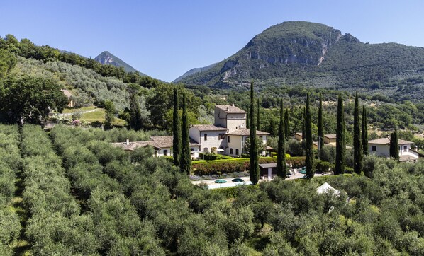 Exterior - GABBIO: Two-room apartment in farmhouse with swimming pool, Marmore Falls (Ferentillo)