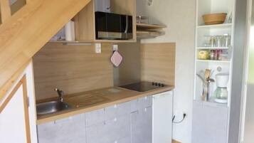 Fridge, oven