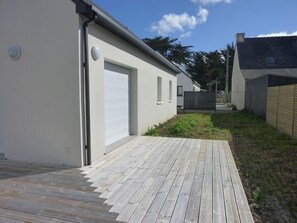 Property grounds - Single storey house 6 people. in KERVOYAL (DAMGAN)