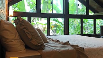 1 bedroom, desk, iron/ironing board, WiFi (free)