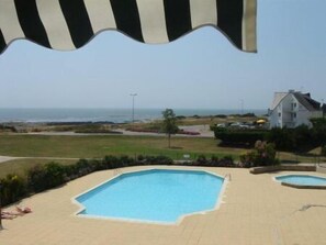 Pool - Small house for 4 people in residence with swimming pool (DAMGAN)