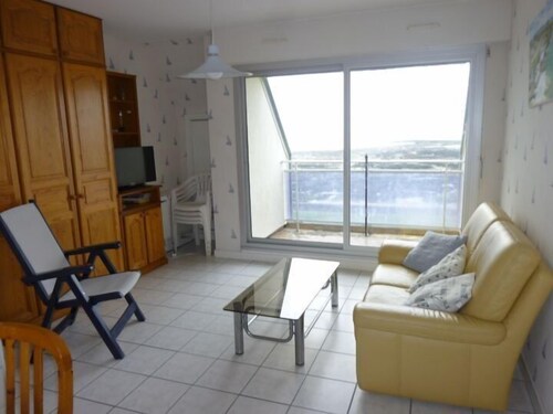 A balcony overlooking the sea! T2 4 people.