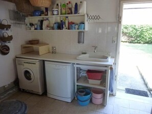 Interior - In DAMGAN, quiet house for 6 people, the beach on foot. (DAMGAN)