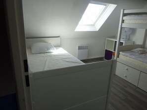 2 bedrooms - House 5 people. prox. beaches, shops, swimming pool and tennisHouse 5 people. prox. beaches,... (DAMGAN)