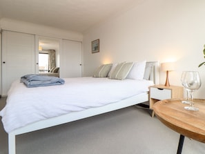 4 bedrooms, individually decorated, individually furnished, free WiFi