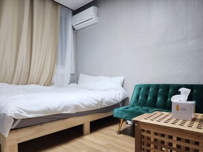 3 bedrooms, iron/ironing board, WiFi, bed sheets - STAY IN NORTH SEOUL) 2nd floor of a detached house with a terrace (Seoul)