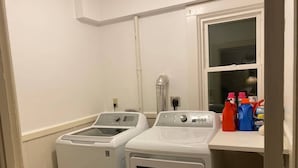 Interior - 2-Bdr Apt In Town, By the Water (Williamstown)