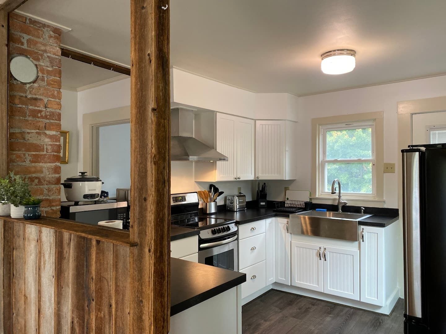 冰箱、微波炉、烤箱、炉灶