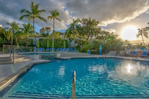 A heated pool - Bayside Bliss at Moon Bay (Key Largo)