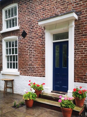 Exterior detail - Welcoming luxury in a Grade II listed building (Chester)