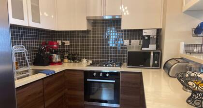 Astoria Bliss - Walk to Restaurants, Bars & shops