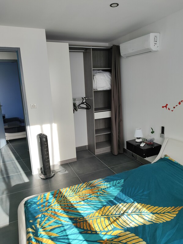 3 Schlafzimmer, Bügeleisen/Bügelbrett, Bettwäsche