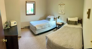 3 bedrooms, travel cot, free WiFi, bed sheets