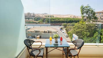 Suite estudio junior, vista a la ciudad | Vista desde la habitación