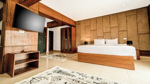Minibar, soundproofing, bed sheets - King Pyramids View Hotel (Giza)