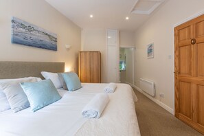 1 bedroom, iron/ironing board, travel cot, free WiFi