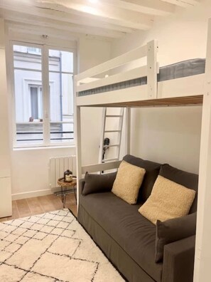 TV - Studio Annah - Studio Apartment, Sleeps 3 (Paris)