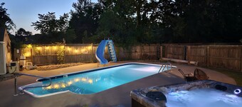 Heart of South Bend-Heated Pool-Game Room -2500ft²