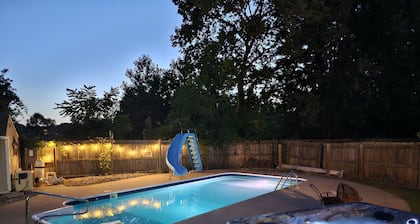 Heart of South Bend-Heated Pool-Game Room -2500ft²