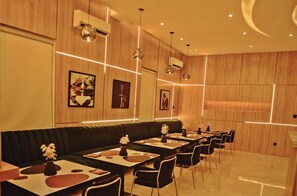 Restaurant - El Castillo Pretigious Hotel (Lekki)