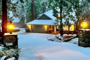 Exterior - Snowy Winter Paradise - 3,200 sft, Pets ok, Tree House, Climbing Wall, Games! (Twain Harte)