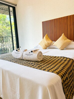 2 chambres, fer et planche à repasser, Wi-Fi gratuit, draps fournis