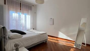 2 chambres, fer et planche Ă repasser, Wi-Fi, draps fournis