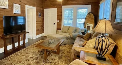 Spacious, Waterfront Cottage + 2.5 Acres on BAYOU in the HEART of Lafayette!