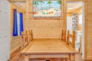 Chalet rustique Standard | Aire de séjour | Téléviseur à écran plat, Netflix, Hulu, services de diffusion en continu