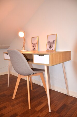 Interior - Le Cocon Troyen - 6/8p - 2 Parkings Gratuits - Idéal Pour les Familles (Troyes)