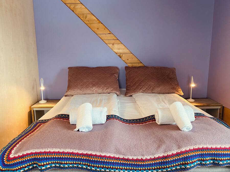 Deluxe kamer, 1 twee- of 2 eenpersoonsbedden | Verduisterende gordijnen, een strijkplank/strijkijzer