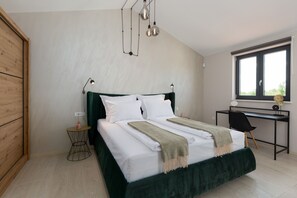 4 soverom, strykejern/-brett, wi-fi og sengetøy