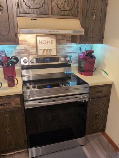 Newly updated and cozy home!  Located near downtown!