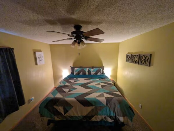 2 habitaciones, tabla de planchar con plancha, wifi y ropa de cama 