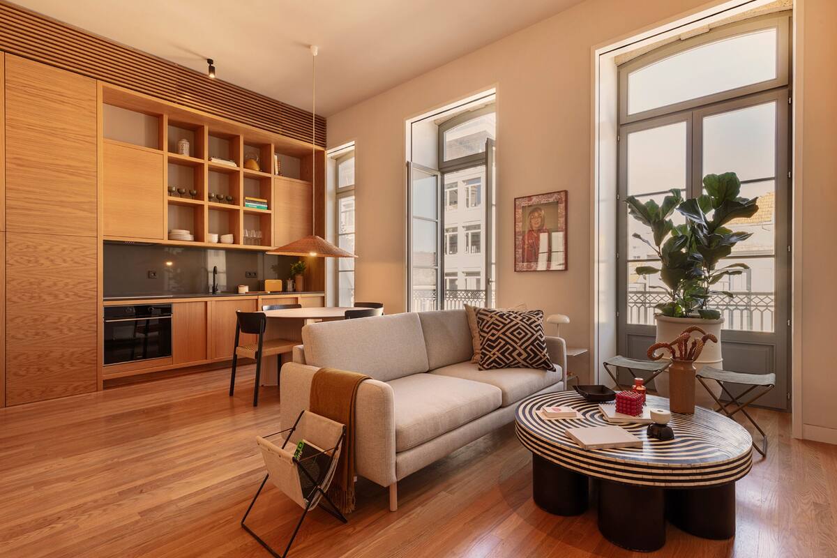 Two-bedroom Apartment With City View | 起居区 | 43-英寸智能电视（配备数  码频道）